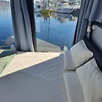 Hotel na wodzie Floating Experience Black Pearl, Maggiore Dormelletto