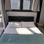 Floating Experience Black Pearl, Maggiore Hotel na wodzie *