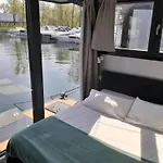 Tekne Floating Experience Black Pearl, Maggiore *