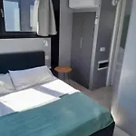 Botel Floating Experience Black Pearl, Maggiore *