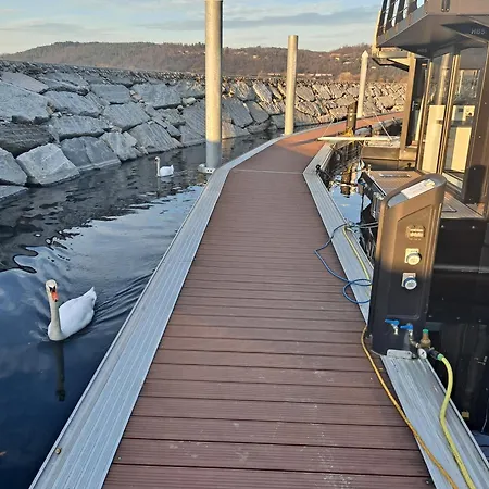 Floating Experience Black Pearl, Maggiore Hotel na wodzie