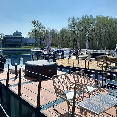 Floating Experience Black Pearl, Maggiore *