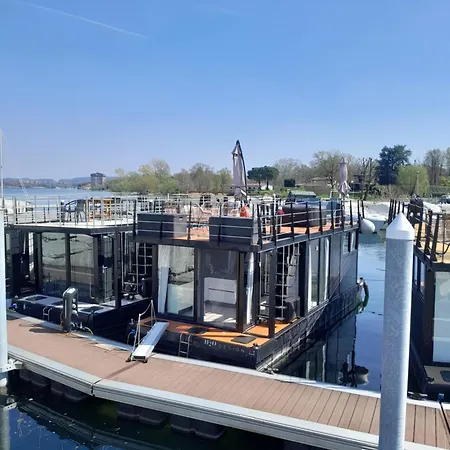 Hotel na wodzie Floating Experience Black Pearl, Maggiore Dormelletto