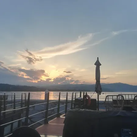 Floating Experience Black Pearl, Maggiore