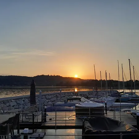 Floating Experience Black Pearl, Maggiore