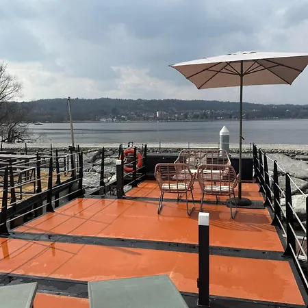 Floating Experience Black Pearl, Maggiore 船屋