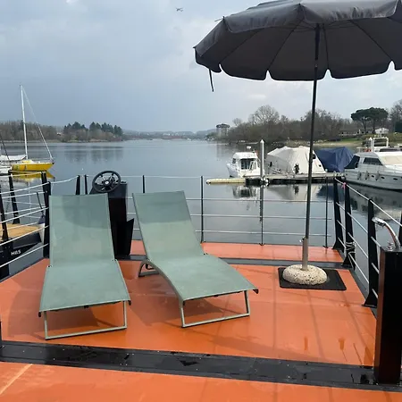 Botel Floating Experience Black Pearl, Maggiore Dormelletto