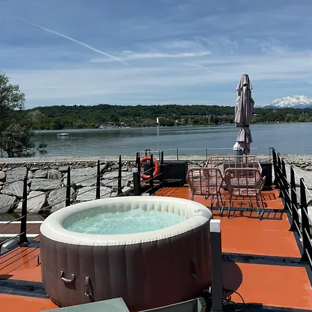 Floating Experience Black Pearl, Maggiore