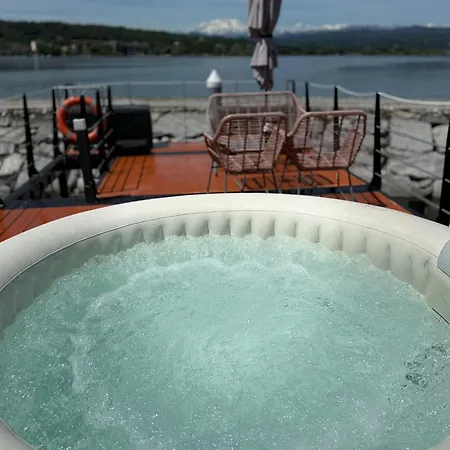 بوتيل Floating Experience Black Pearl, Maggiore