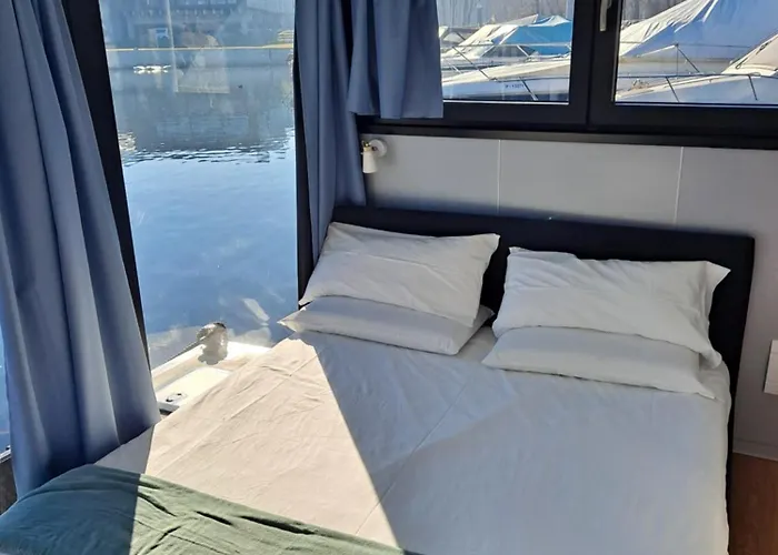 Tekne Floating Experience Black Pearl, Maggiore