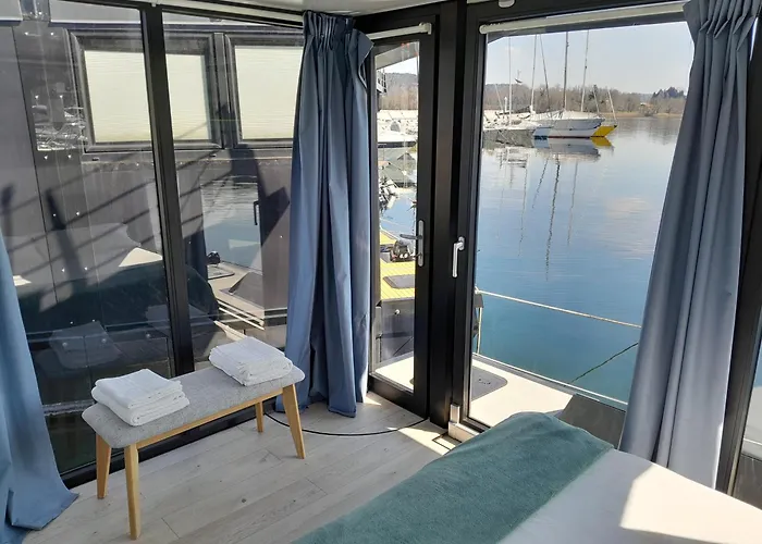 Πλωτό κατάλυμα Floating Experience Black Pearl, Maggiore *