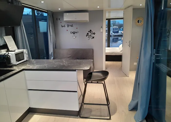 Båthotell Floating Experience Black Pearl, Maggiore Dormelletto