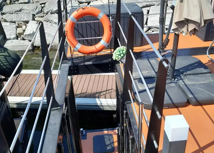 Floating Experience Black Pearl, Maggiore 船屋 多米勒托