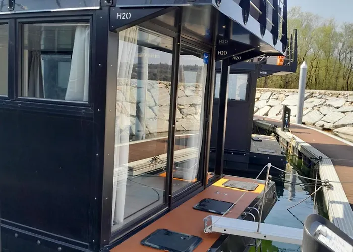 船屋 Floating Experience Black Pearl, Maggiore *