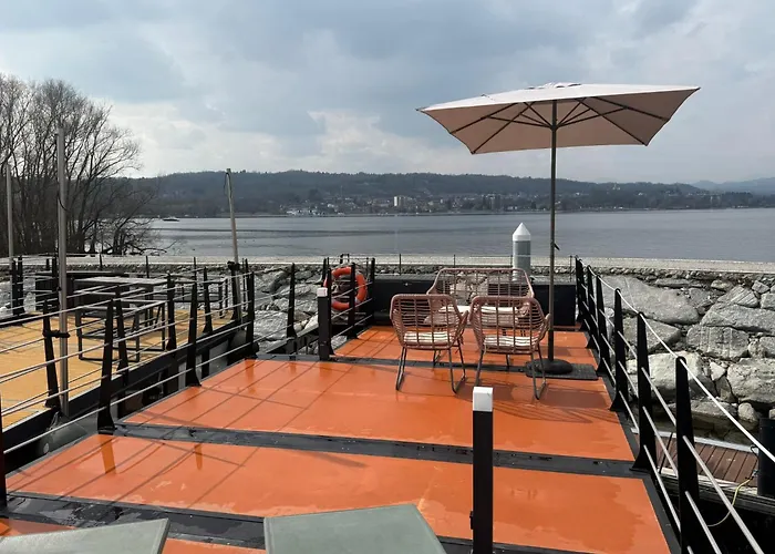Floating Experience Black Pearl, Maggiore 船屋