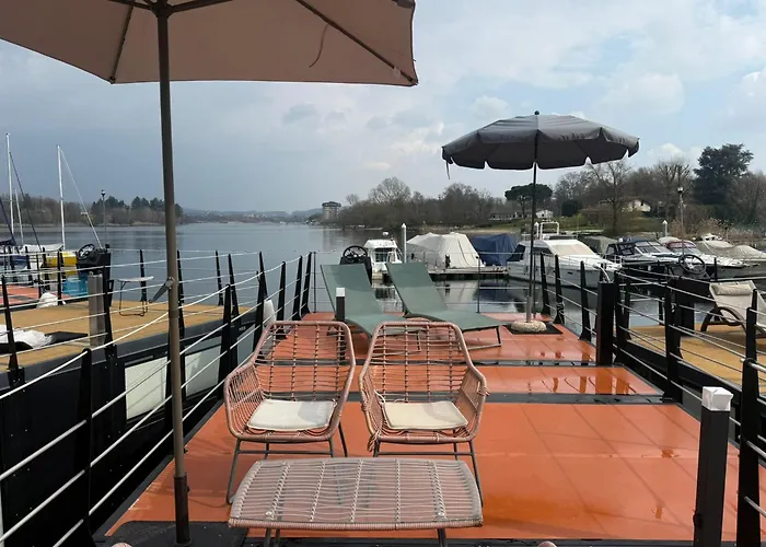 Floating Experience Black Pearl, Maggiore 船屋 *